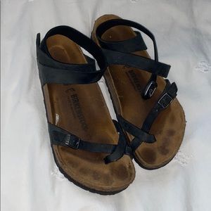 black strappy  birkenstock’s